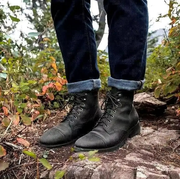 Men's Boots with Rubber Sole and Refined Design