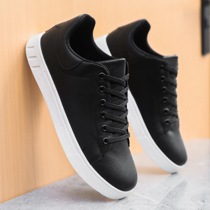 Men’s Casual Sneakers with Lace-Up Design and Sleek Silhouette
