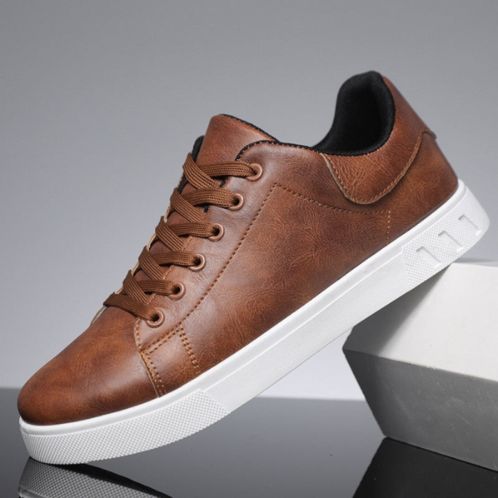Men’s Casual Sneakers with Lace-Up Design and Sleek Silhouette