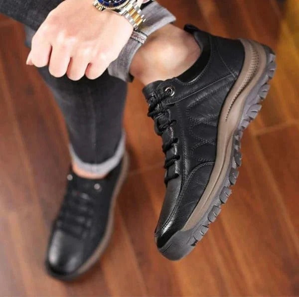 Men’s Shoes with Upper and Rugged Outsole
