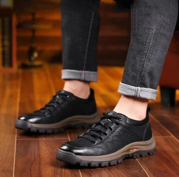 Men’s Shoes with Upper and Rugged Outsole