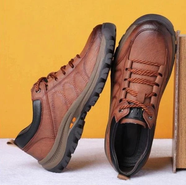 Men’s Shoes with Upper and Rugged Outsole