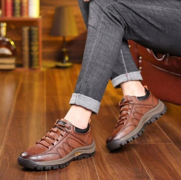 Men’s Shoes with Upper and Rugged Outsole
