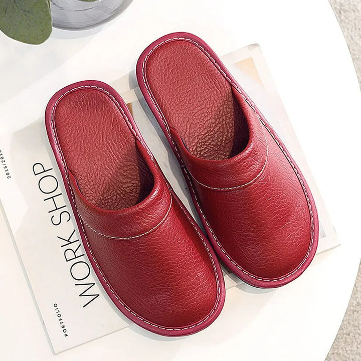 Men’s Slippers with Adjustable Fit and Classic Design