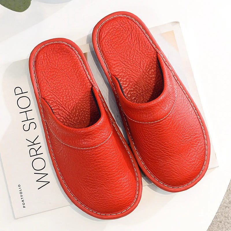 Men’s Slippers with Adjustable Fit and Classic Design