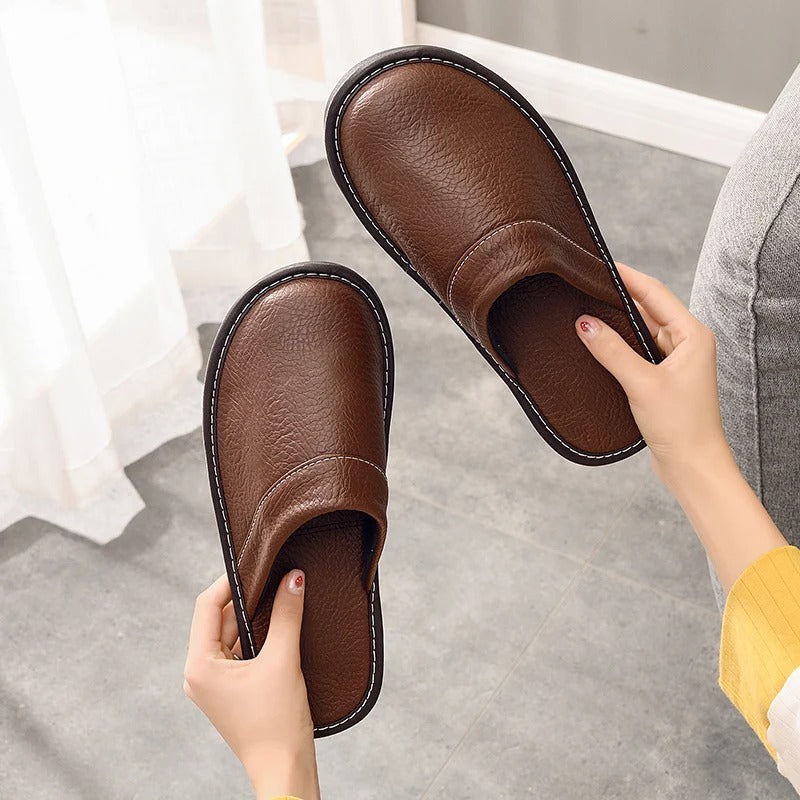 Men’s Slippers with Adjustable Fit and Classic Design