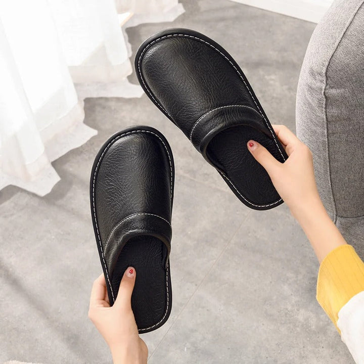 Men’s Slippers with Adjustable Fit and Classic Design