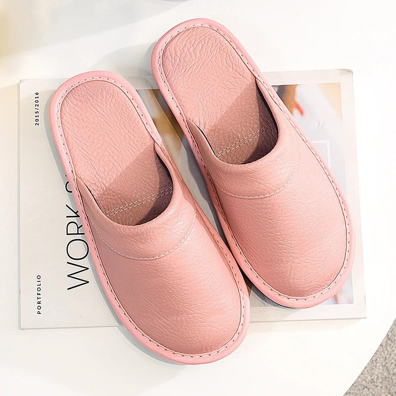 Men’s Slippers with Adjustable Fit and Classic Design