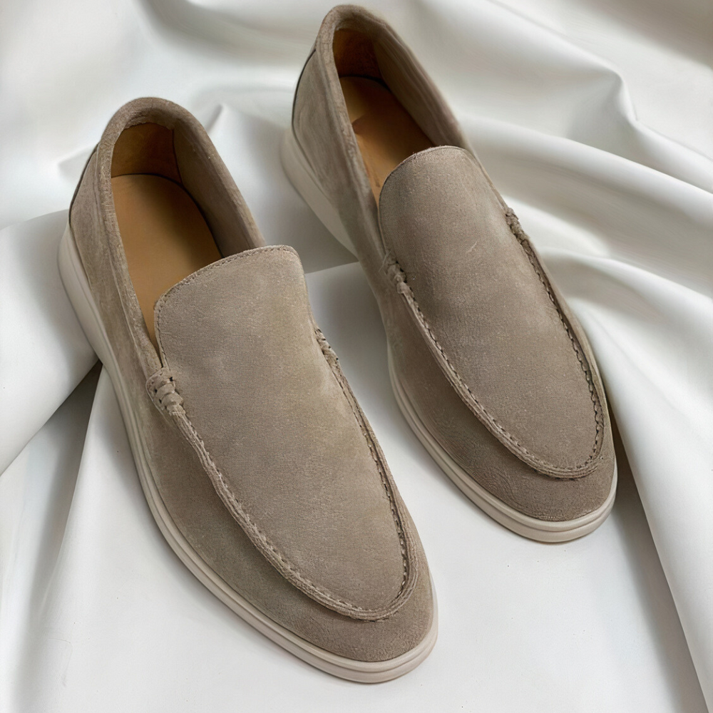 Men’s Vintage Loafers with Slip-On Style and Detailed Stitching