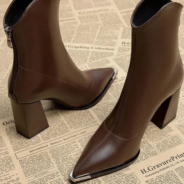 Women's Chelsea Boots with Chrome Tip and Rubber