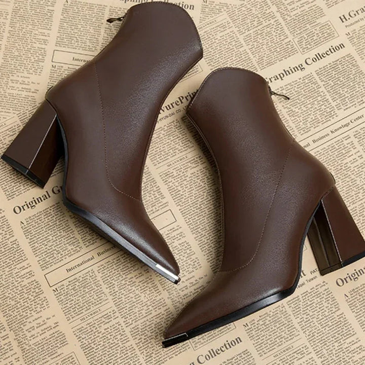 Women's Chelsea Boots with Chrome Tip and Rubber