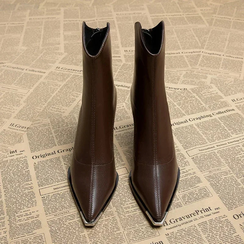 Women's Chelsea Boots with Chrome Tip and Rubber