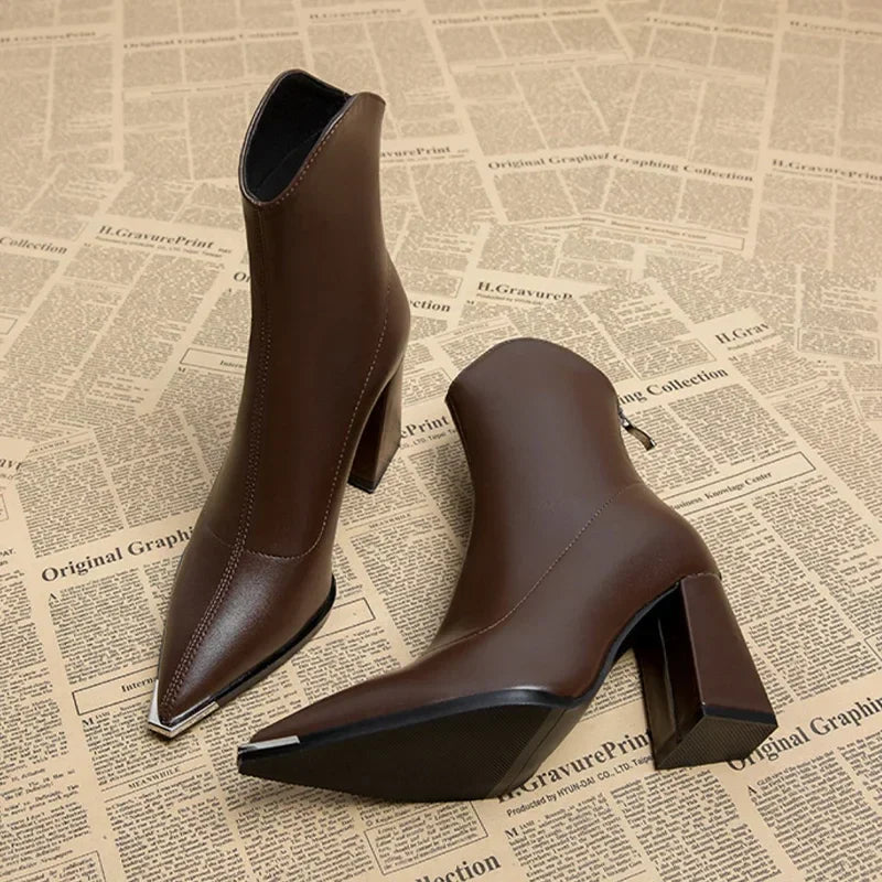 Women's Chelsea Boots with Chrome Tip and Rubber