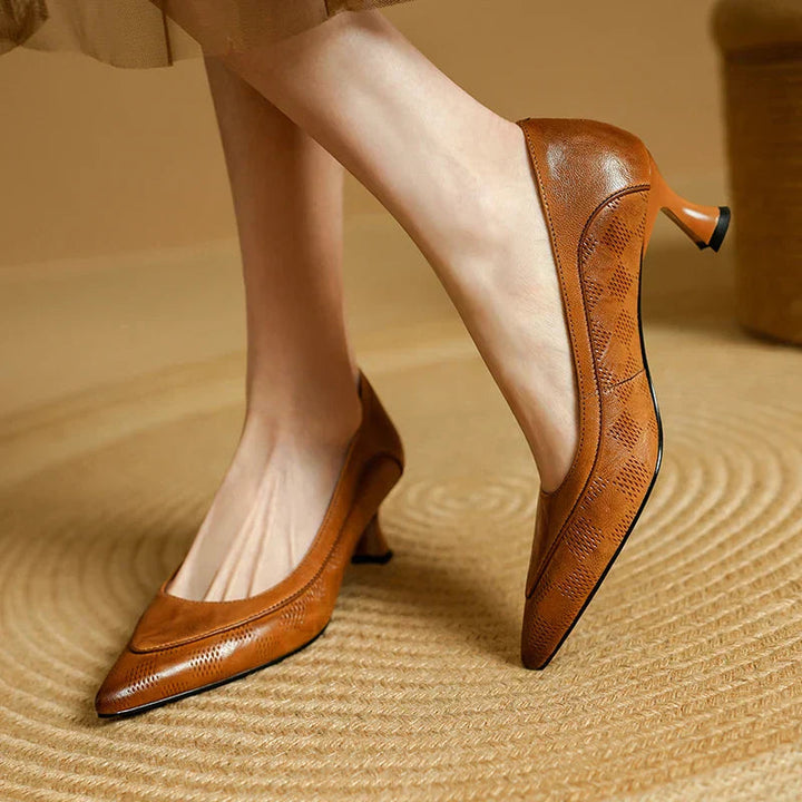 Women’s Pumps with Pointed Toe and Mid Heel