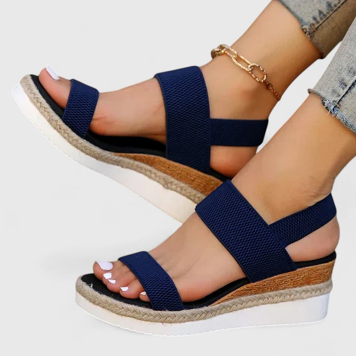 Women’s Sandals with Adjustable Straps and Flexible Sole