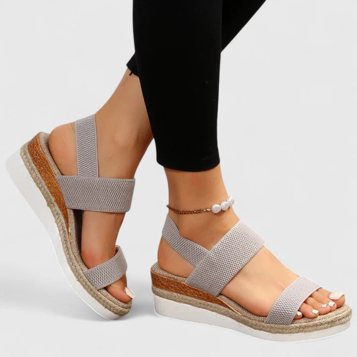 Women’s Sandals with Adjustable Straps and Flexible Sole