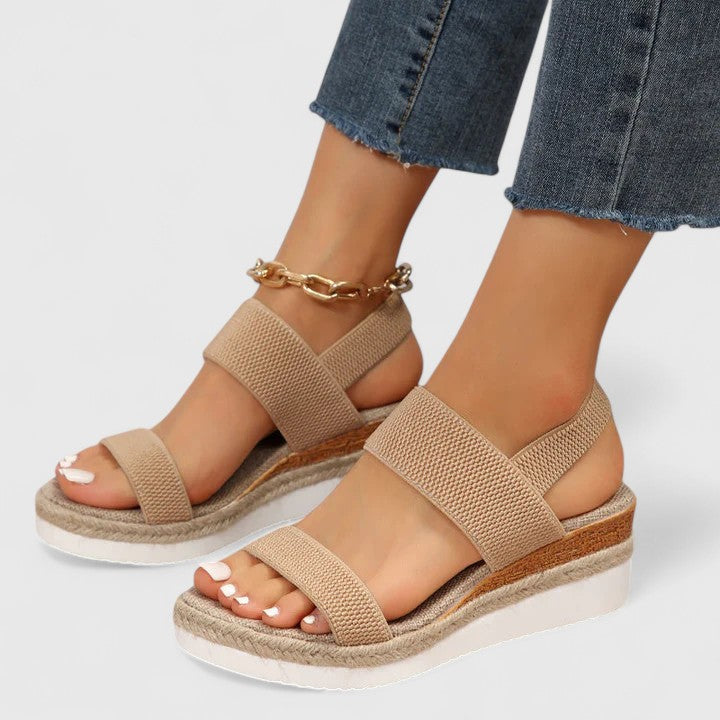 Women’s Sandals with Adjustable Straps and Flexible Sole
