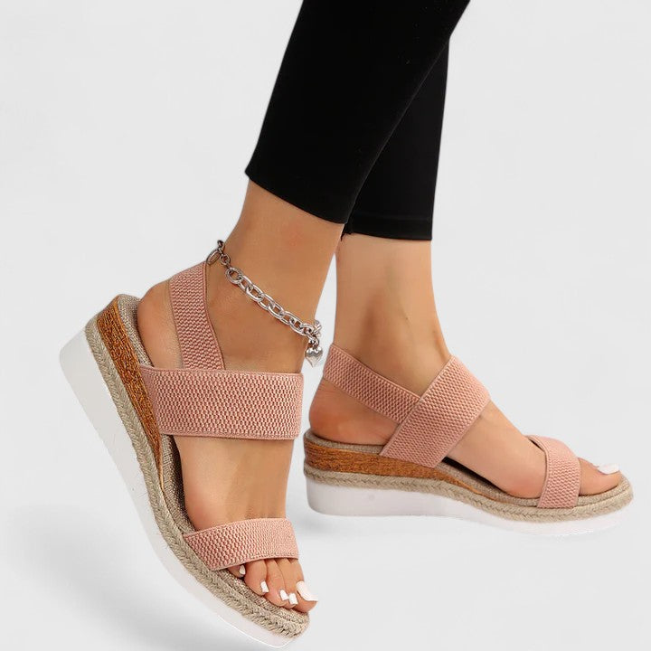 Women’s Sandals with Adjustable Straps and Flexible Sole