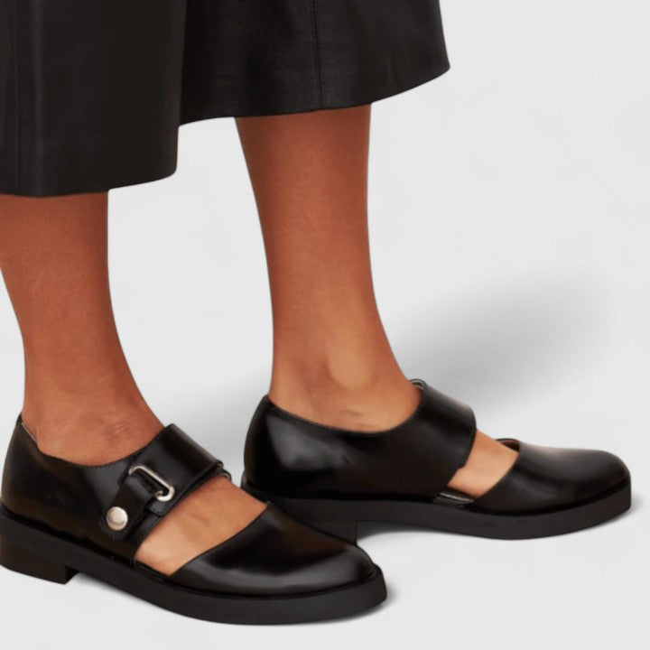 Women’s Shoes with Cushioned Insole and Flexible Design