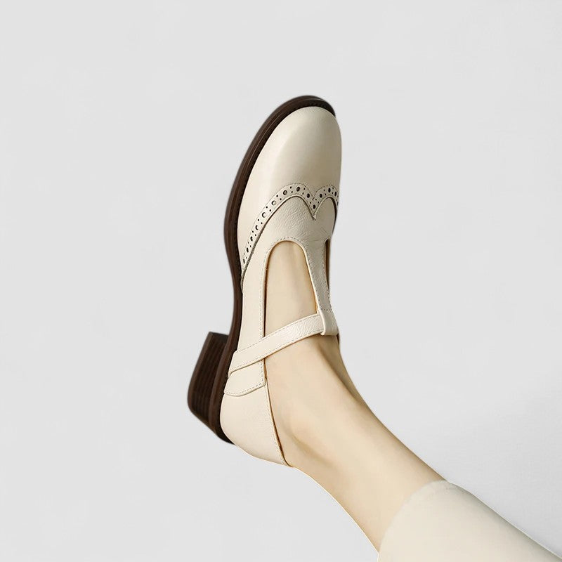 Women’s Shoes with Insole and Classic Strap