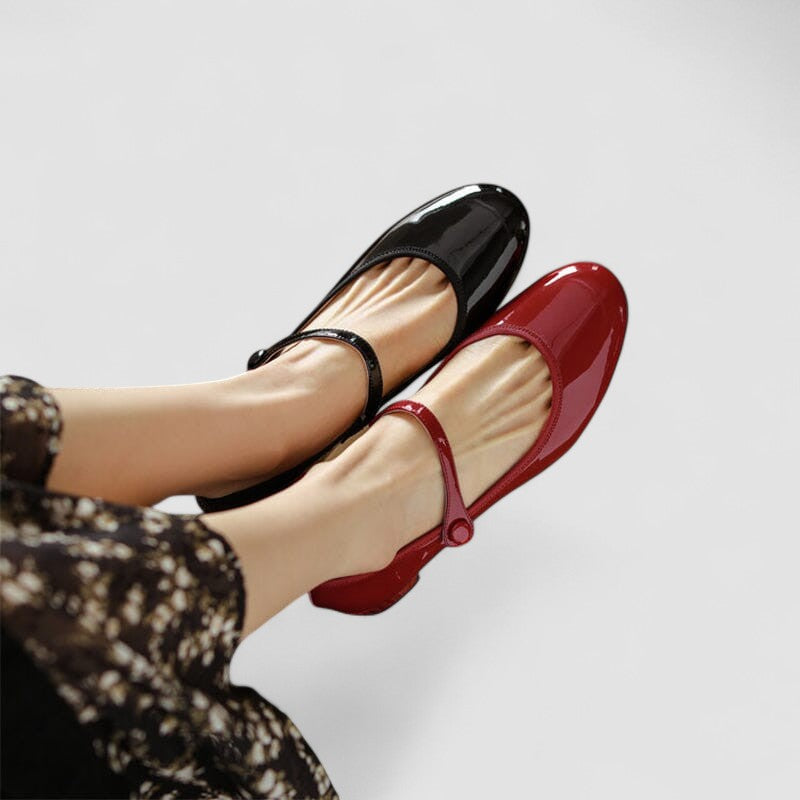 Women’s Shoes with Supportive Insole and Flexible Design