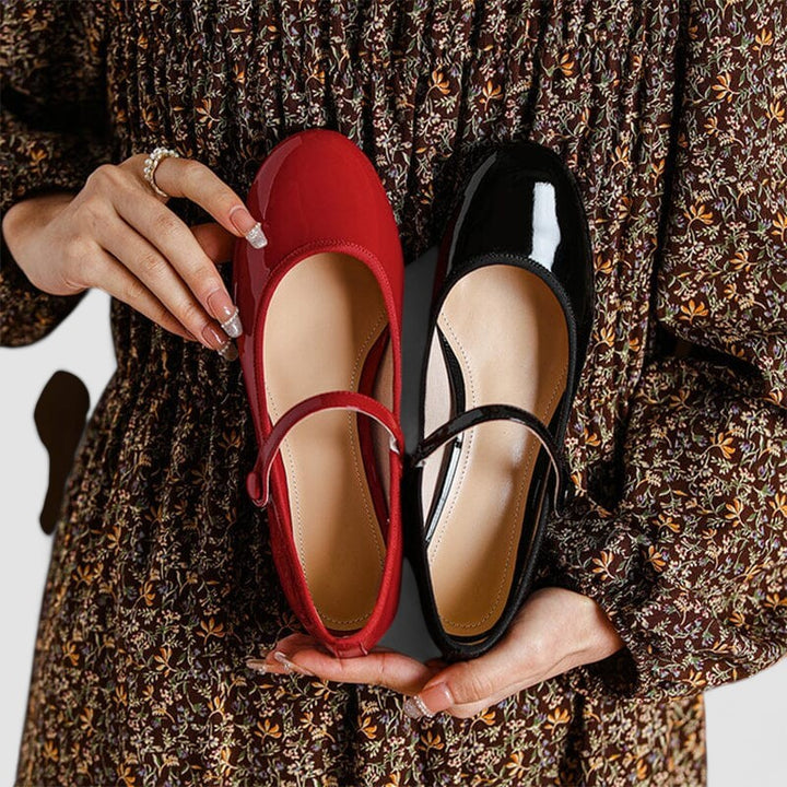 Women’s Shoes with Supportive Insole and Flexible Design