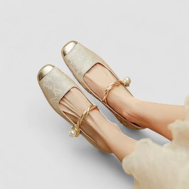 Women’s Mary Jane Shoes with an Adjustable Strap