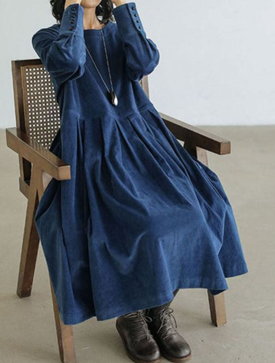 Women’s Velvet midi Dress with Elegant Cut and Flowing Lines